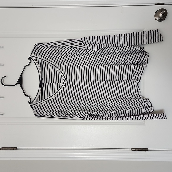 Brandy Melville v-neck top size small - Picture 1 of 4